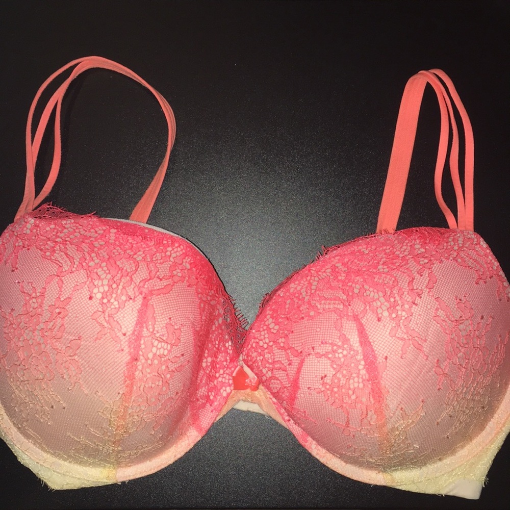Victoria’s Secret Very Sexy bra 36DD